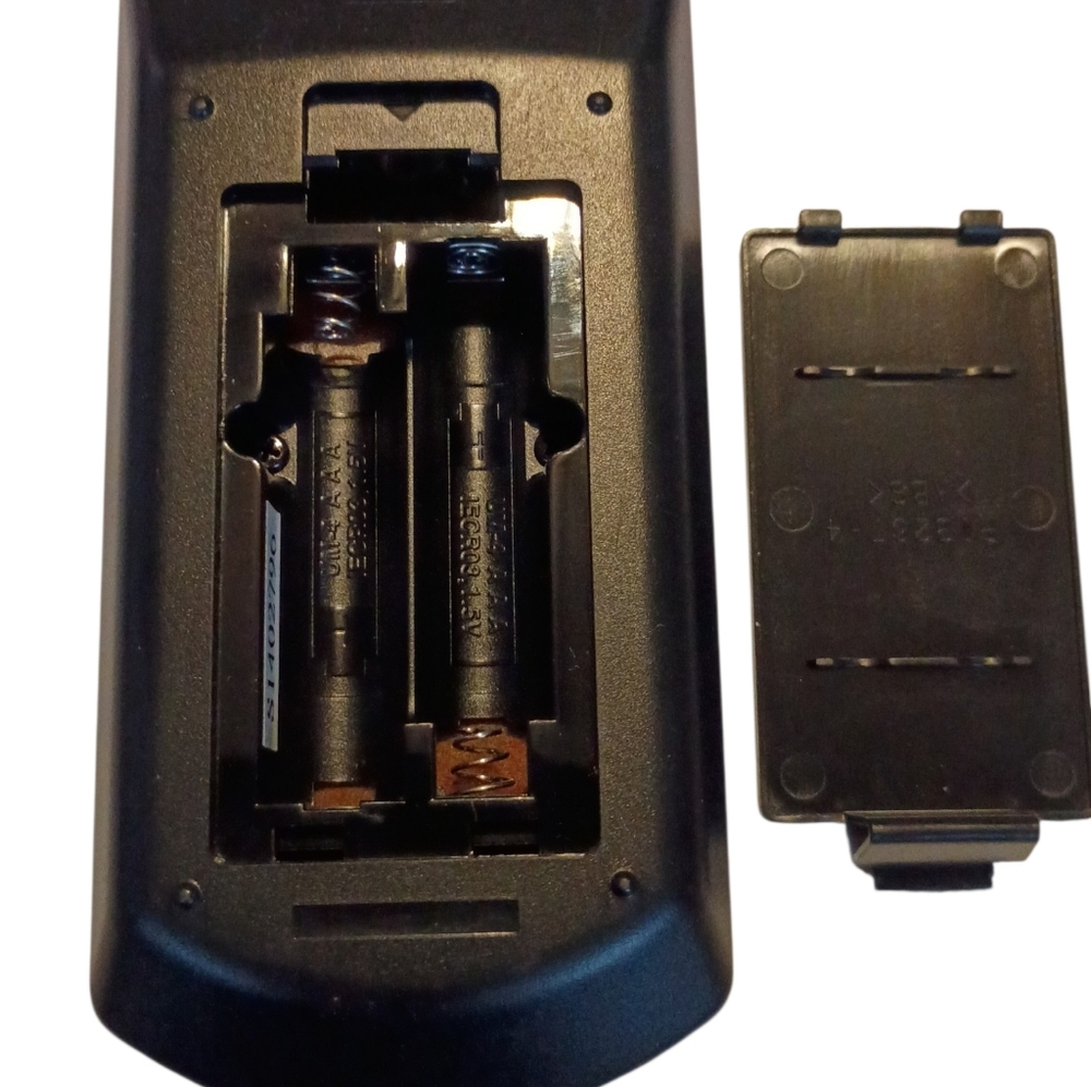 Genuine Yamaha FSR66 Sound Bar Remote Control ZJ78750 - Picture 6 of 6